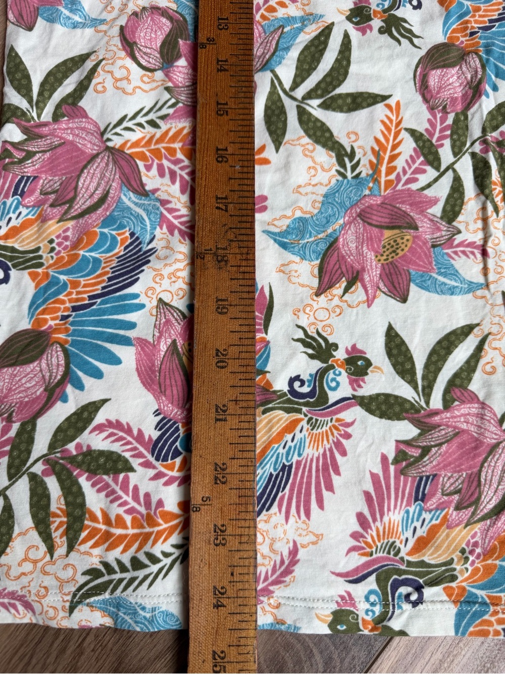 Sherpa Adventure Gear size Large Floral / Bird Print Modal / Cotton Tee Shirt - Picture 6 of 7